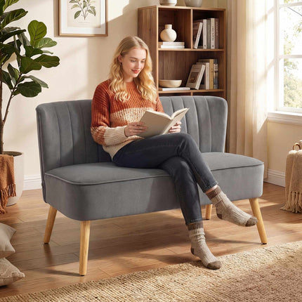 Dvivietė sofa, tamsiai pilka, patvarus audinys, medinės kojelės