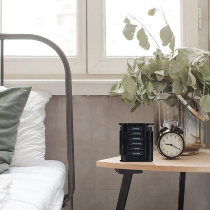 7 dienų tablečių dėžutė su 4 skyreliais kiekvienoje