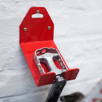 Bicycle holder for pedals
