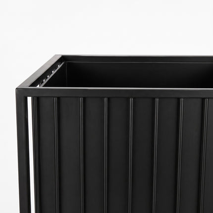 Juodas geležinis augalų stovas, 61 cm – modernus grotelių dizainas