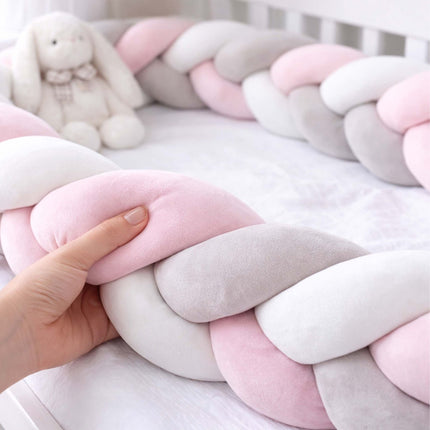 Pintas kūdikio lovelės užtiesalas, 220 cm – švelnus, spalvingas dizainas