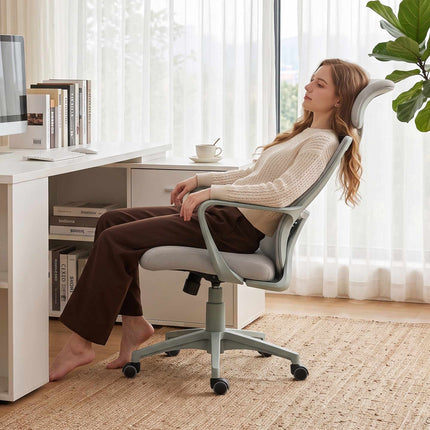 Ergonomiška biuro kėdė, reguliuojamo aukščio su galvos atrama, pilka