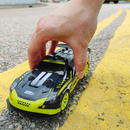 „Exost“ radijo bangomis valdomas „Drift Racer“ automobilis, mastelis 1:28