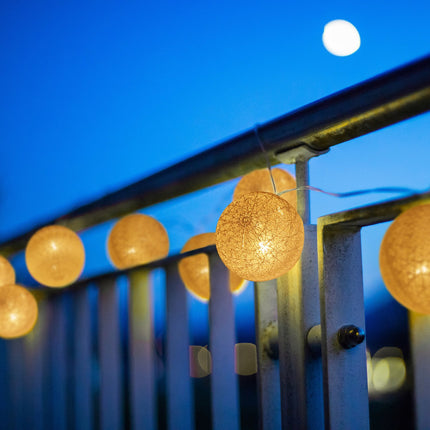 LED šviesos grandinėlė su 20 kamuoliukų