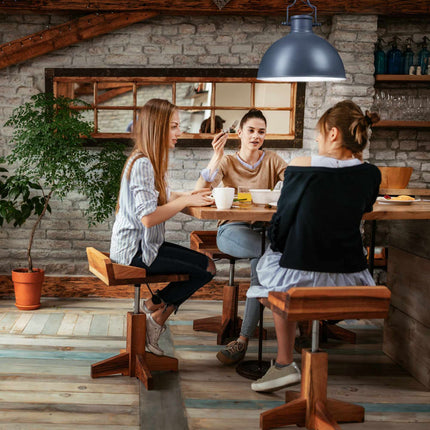 Pakabinamas šviestuvas pramoninio dizaino