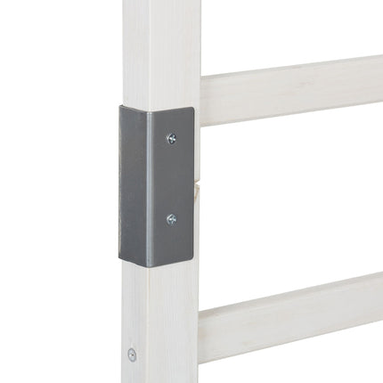 Vazonas su grotelių sienele baltos spalvos