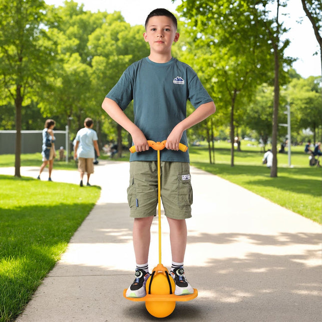 „Pogo Ball Stick“ vaikams - šokinėjimo žaislas su pompa lauke