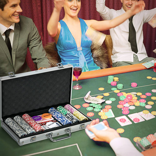 Pokerio lagaminų rinkinys, 300 žetonų, 11,5 g, pilnas pokerio rinkinys, spyna, 2 kaladės, 5 kauliukai, dalintojo mygtukai, sidabro spalvos