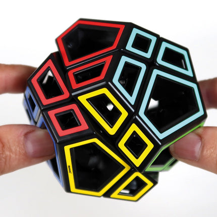 Naujausias žaislų logikos žaidimas „Hollow Skewb Ultimate“