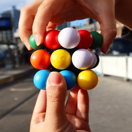 Naujausi žaislų loginio žaidimo „Molecube“