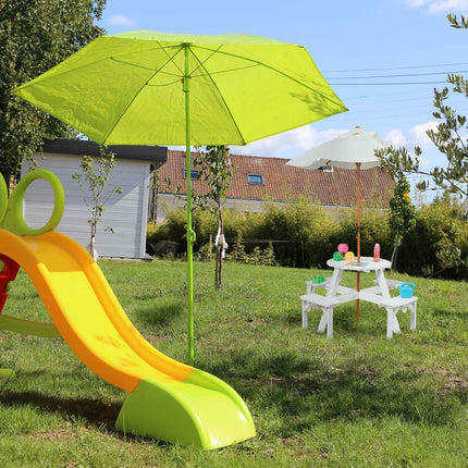 Apvali vaikų poilsio zona su mediniu skėčiu