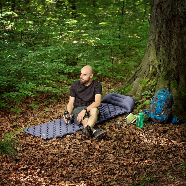 Turistinis kilimėlis su pompa, pilkas - kompaktiškas ir nešiojamas